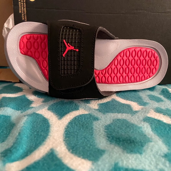 Retro Iv slides Jordan size 4y - Picture 4 of 6